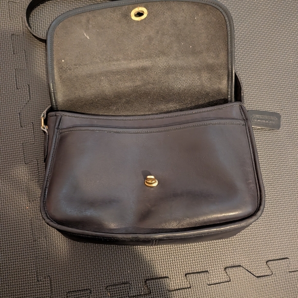 Vintage 1980s Coach City Bag - Picture 2 of 9